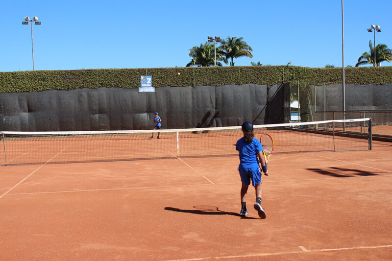 Vamos jogar tênis em Brasília? Raw Tennis Academy 
